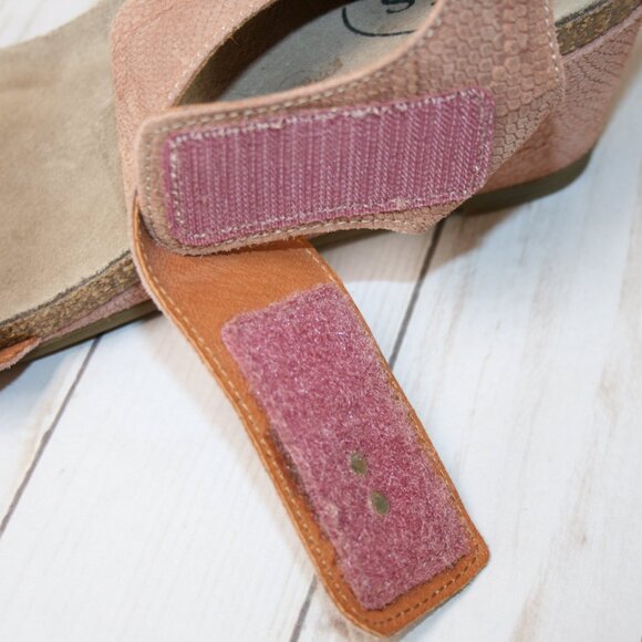 Taos Footwear Women's Carousel 3 Wedge Sandal - Picture 3 of 5